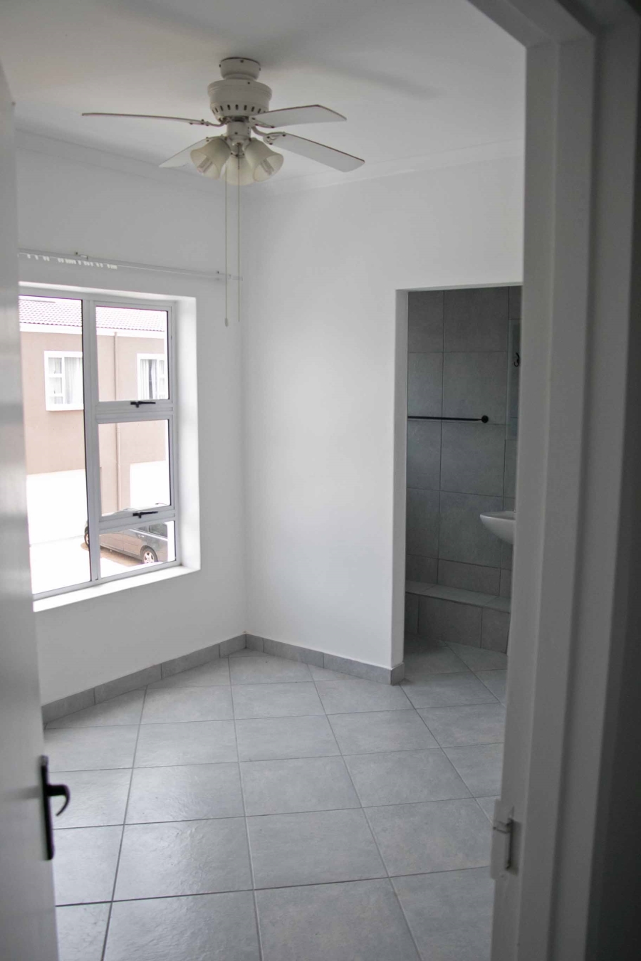 To Let 3 Bedroom Property for Rent in Somerset Ridge Western Cape